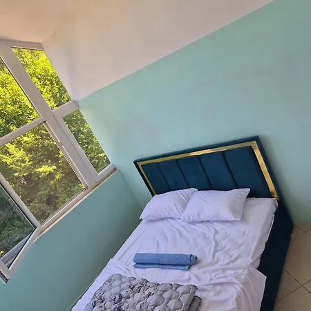 Bujtina Trofta Jone * Shengjin (Mirdite)
