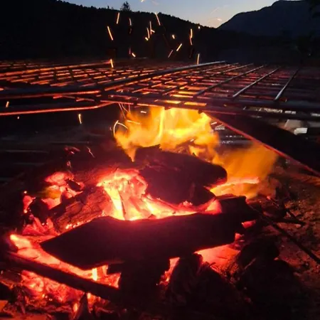 Bujtina Trofta Jone *