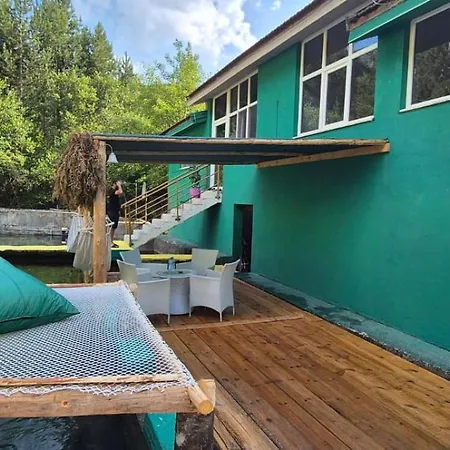 Bujtina Trofta Jone * Shengjin (Mirdite)