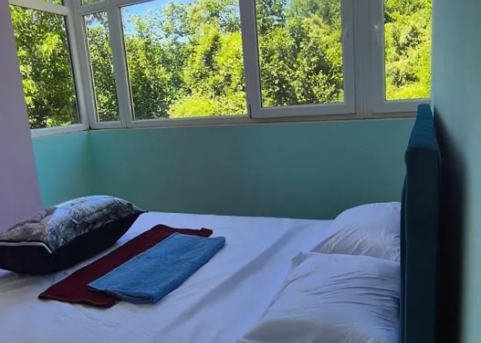 Pansiyon Bujtina Trofta Jone *