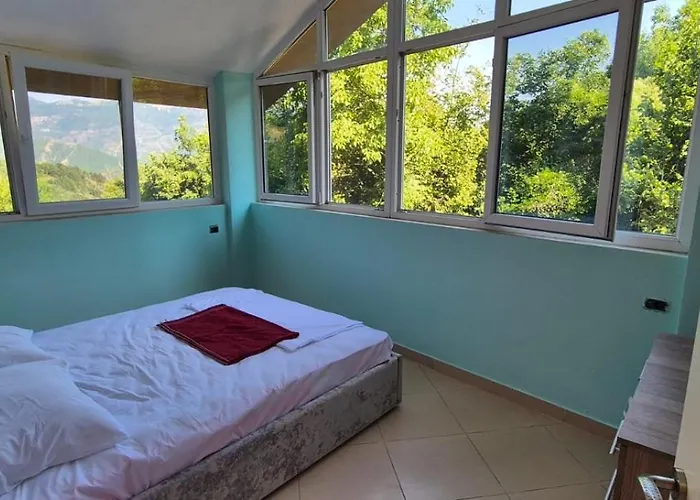 Pansiyon Bujtina Trofta Jone Shengjin (Mirdite)