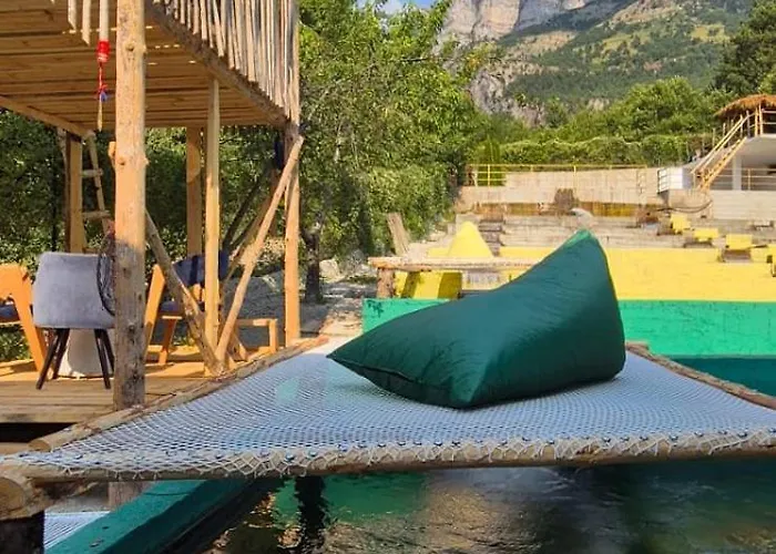 Bujtina Trofta Jone Pansiyon Shengjin (Mirdite)