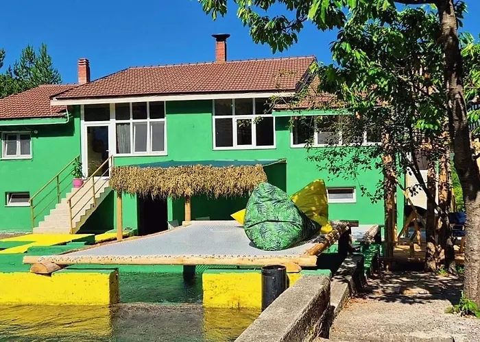 Pansiyon Bujtina Trofta Jone Shengjin (Mirdite)